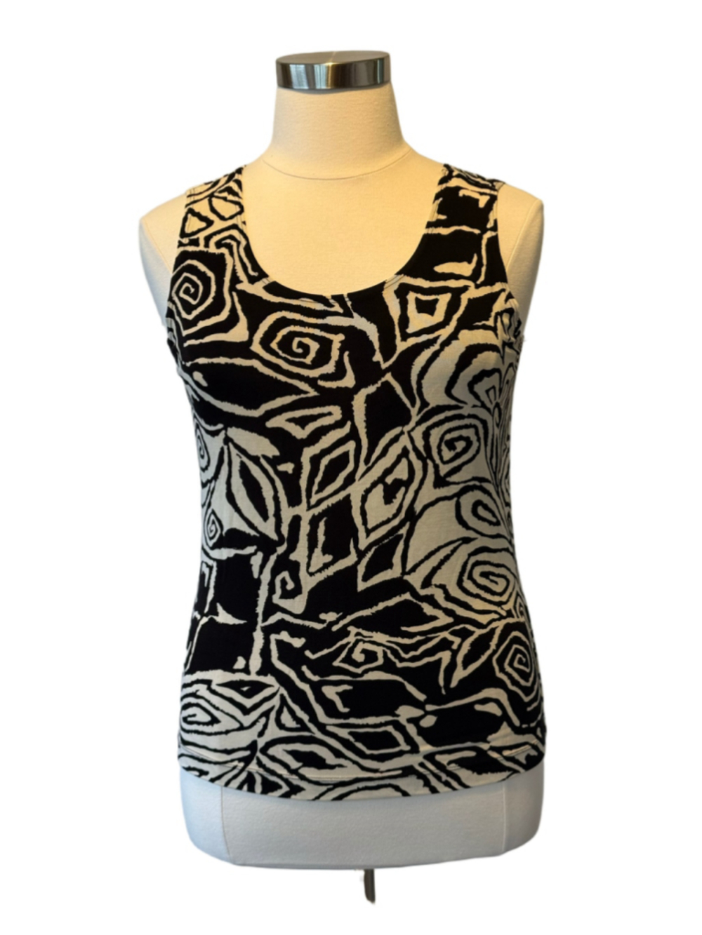 Chico's Travelers Tank Top Size 16 (Chico’s 3) Black White Abstract Print
